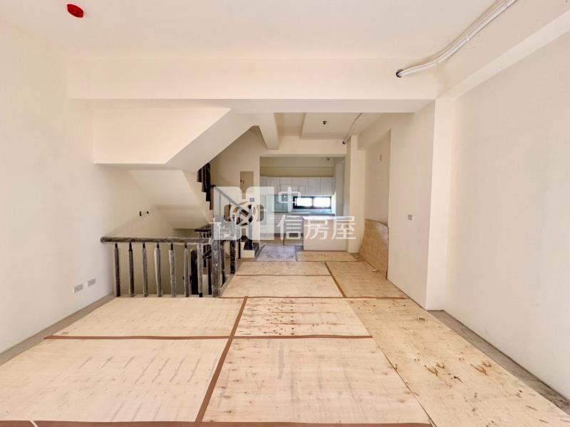 烏日全新臨路別墅房屋室內格局與周邊環境