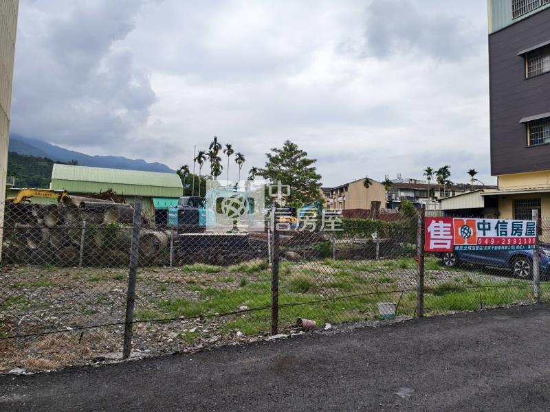 集集面寬都內建地房屋室內格局與周邊環境