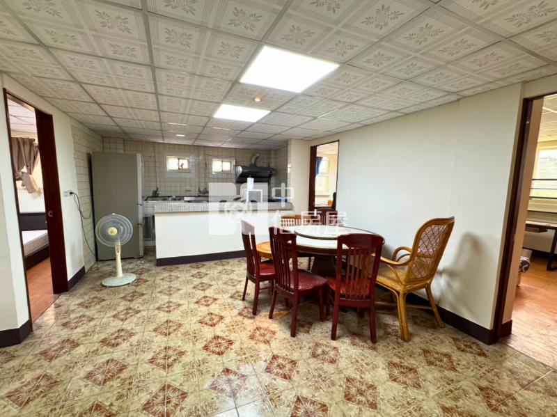 中醫旁面公園電梯大四房房屋室內格局與周邊環境