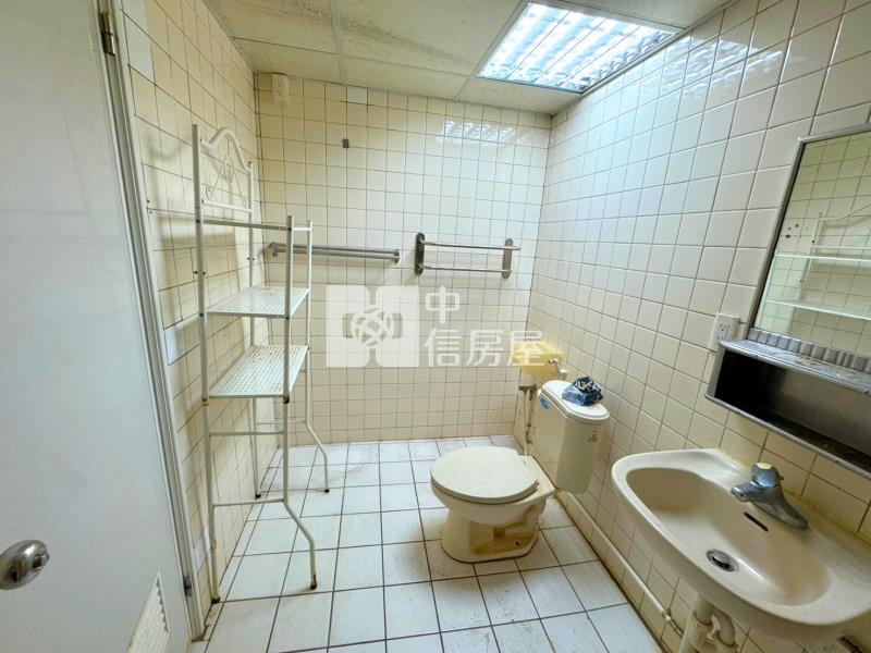 中醫旁面公園電梯大四房房屋室內格局與周邊環境