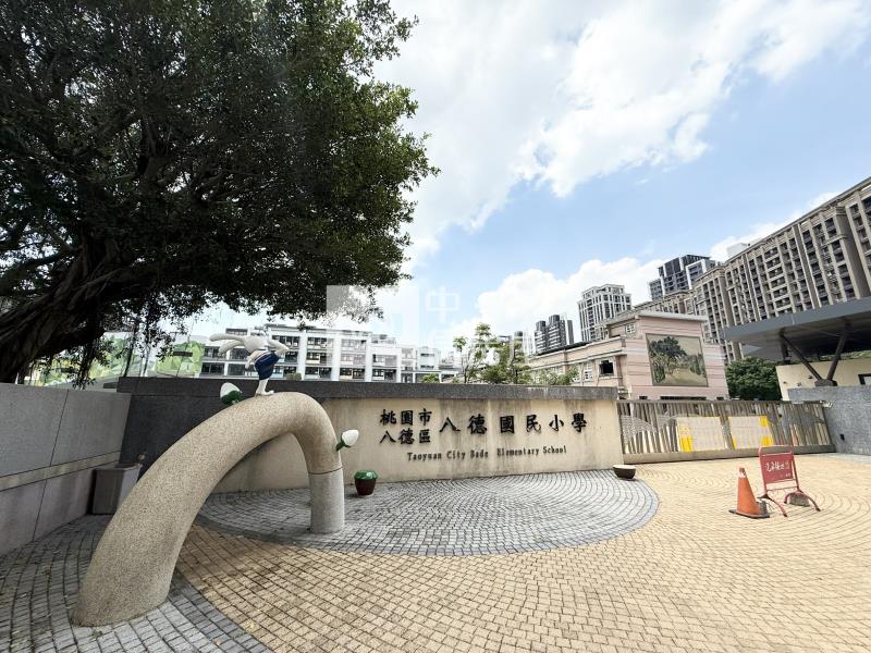 【神馬】八擴重劃G01捷運站精裝2房車房屋室內格局與周邊環境