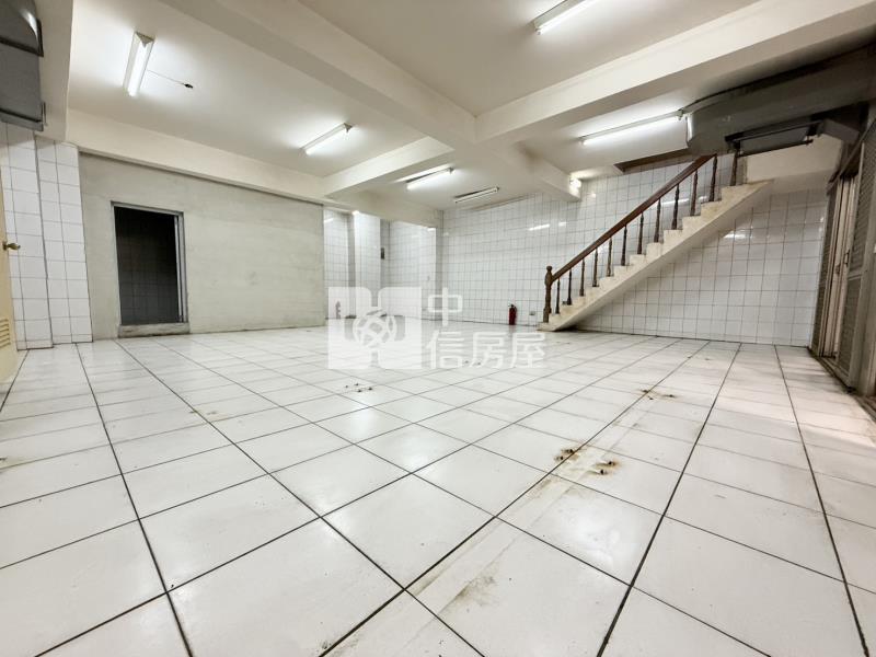 西區教育大學|十米活路|八米面寬雙店面房屋室內格局與周邊環境