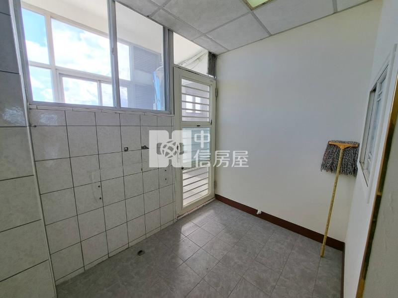 D1-43新生步道旁電梯公寓房屋室內格局與周邊環境