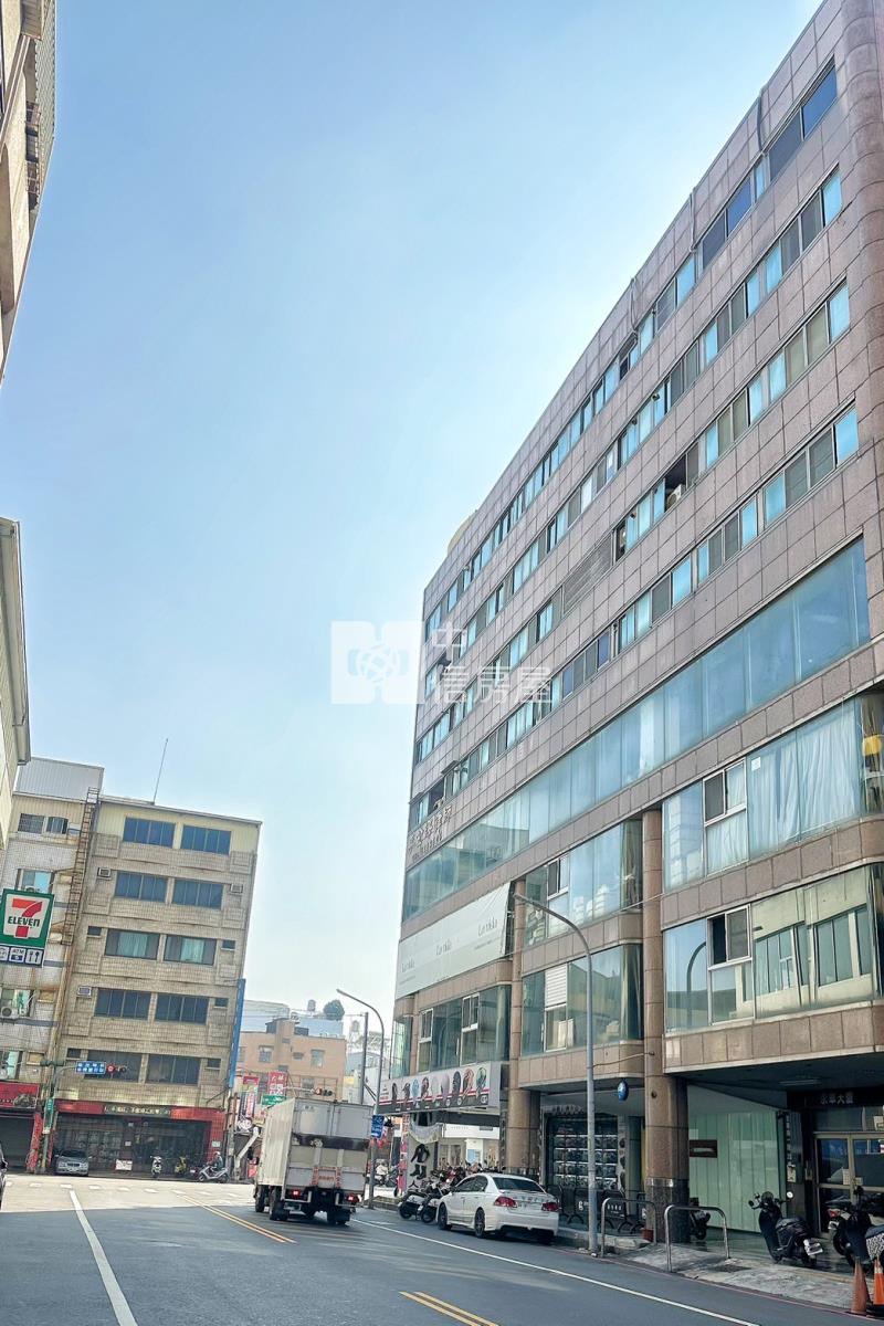 永華近市府三角窗商辦／店面房屋室內格局與周邊環境