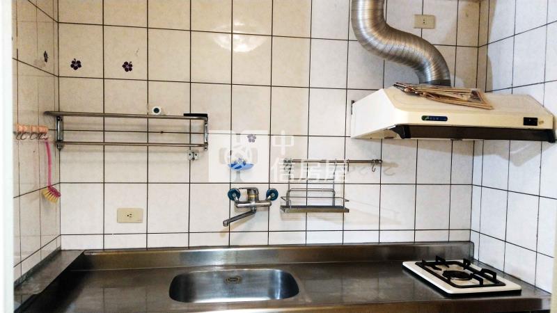 火車站商圈和風渡假養生湯屋房屋室內格局與周邊環境
