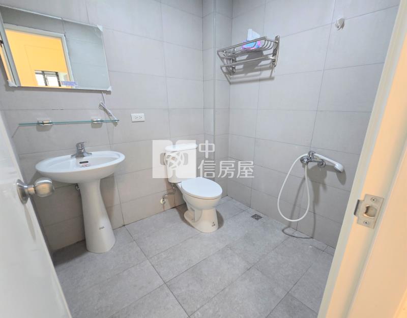 大里元百天廈2房平車房屋室內格局與周邊環境