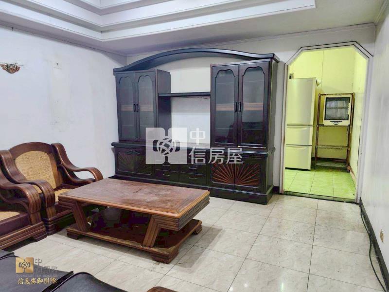 中壢體育園區透天店面房屋室內格局與周邊環境