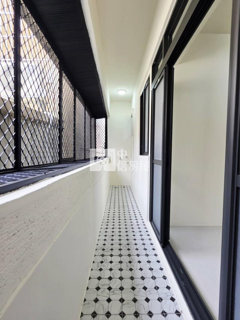 塗城成功商圈低總價成家全新整理兩房車位房屋室內格局與周邊環境