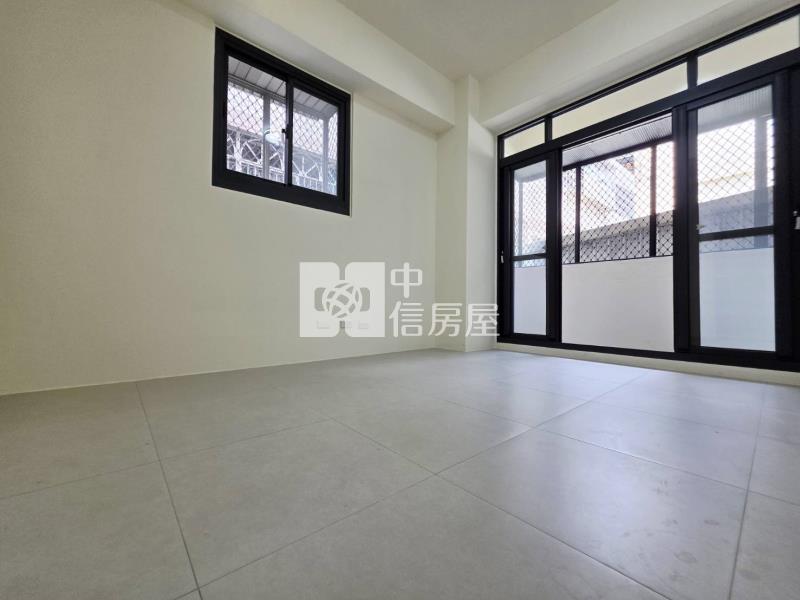 塗城成功商圈低總價成家全新整理兩房車位房屋室內格局與周邊環境