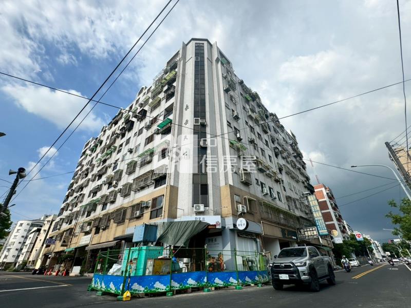 斗六國民運動中心旁三房平車電梯華廈房屋室內格局與周邊環境