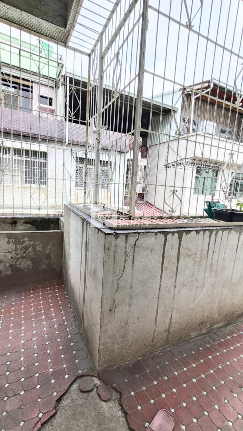 東門路邊間便宜復古透天房屋室內格局與周邊環境