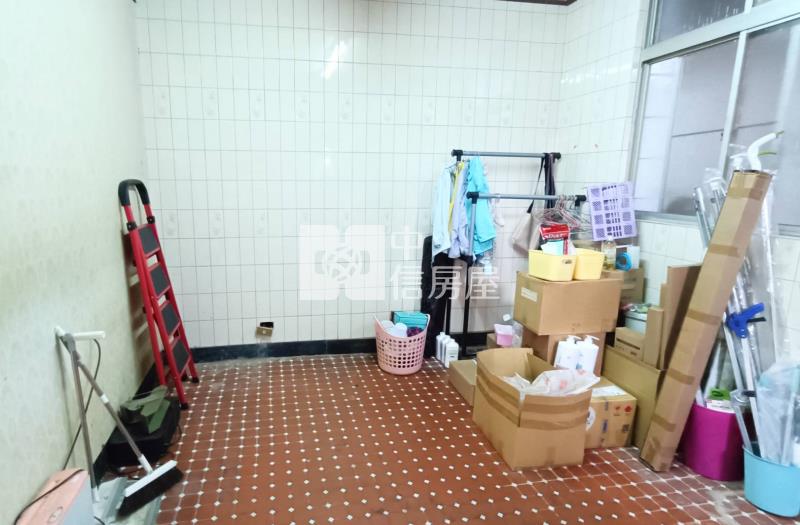 東門路邊間便宜復古透天房屋室內格局與周邊環境
