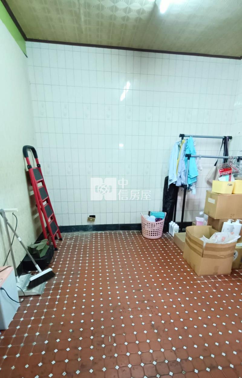 東門路邊間便宜復古透天房屋室內格局與周邊環境