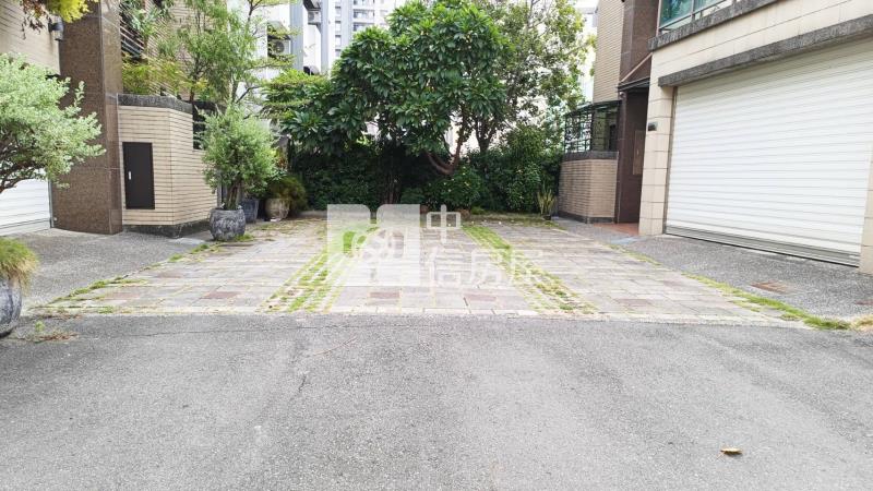 東門路邊間便宜復古透天房屋室內格局與周邊環境