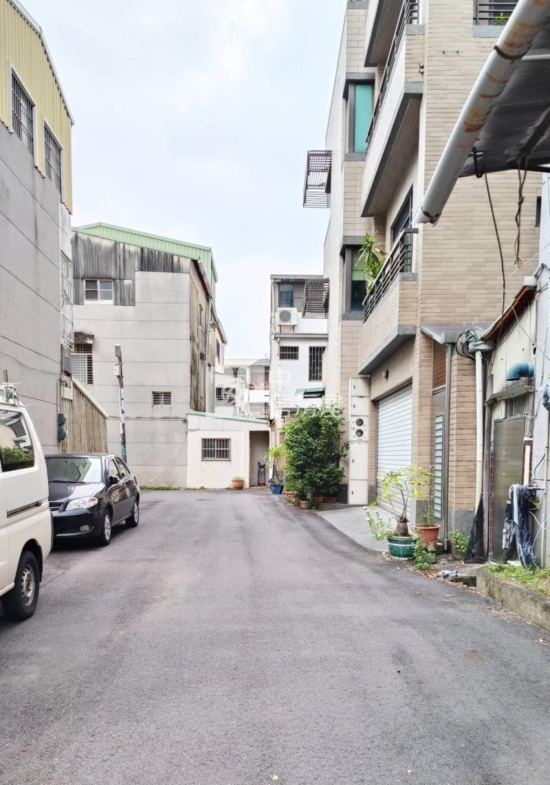 東門路邊間便宜復古透天房屋室內格局與周邊環境