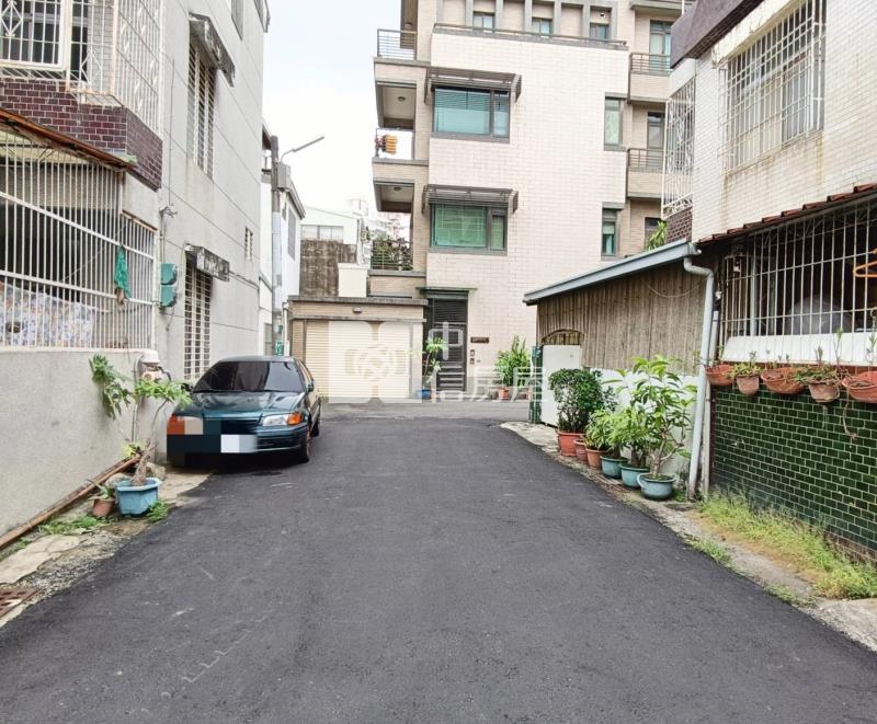 東門路邊間便宜復古透天房屋室內格局與周邊環境