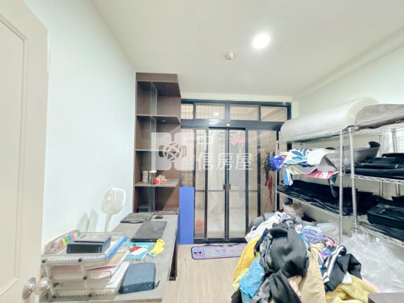 翔鳳座前庭後院5房3平車位房屋室內格局與周邊環境