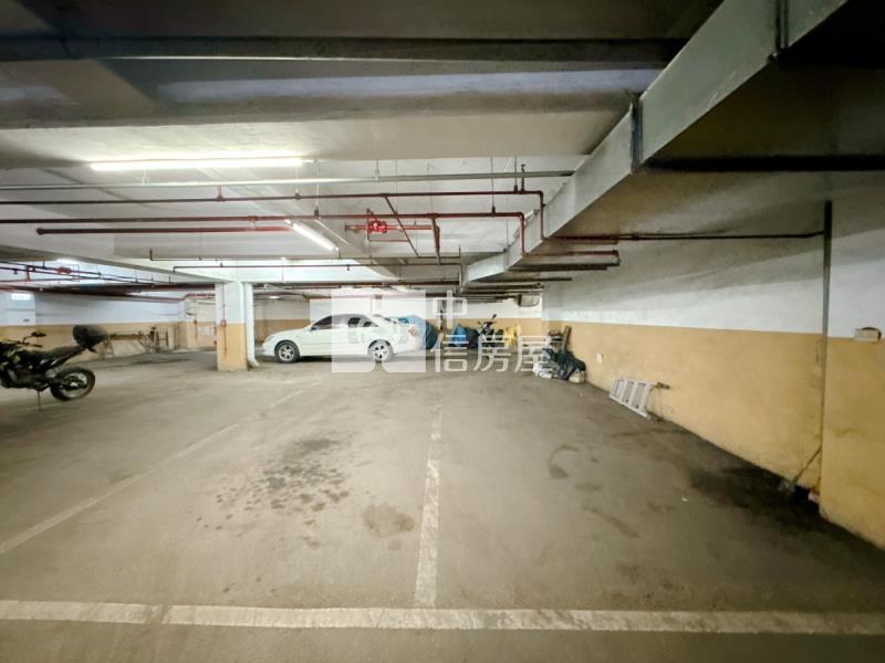 翔鳳座前庭後院5房3平車位房屋室內格局與周邊環境