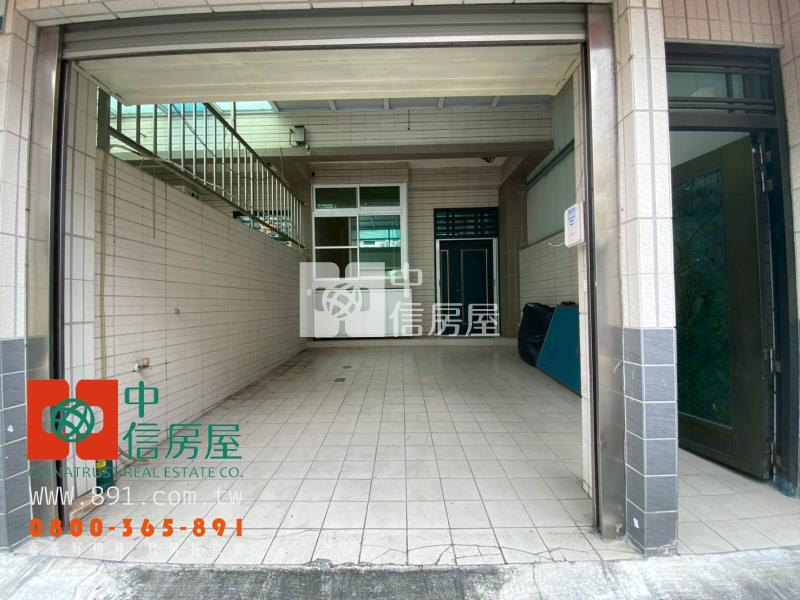 民雄埤角秀林國小旁車庫別墅房屋室內格局與周邊環境