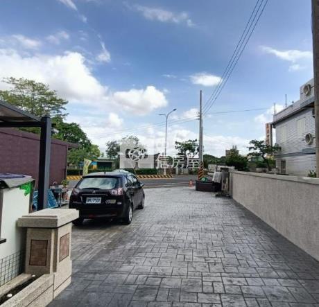 溪州正中山路4車位新透天房屋室內格局與周邊環境