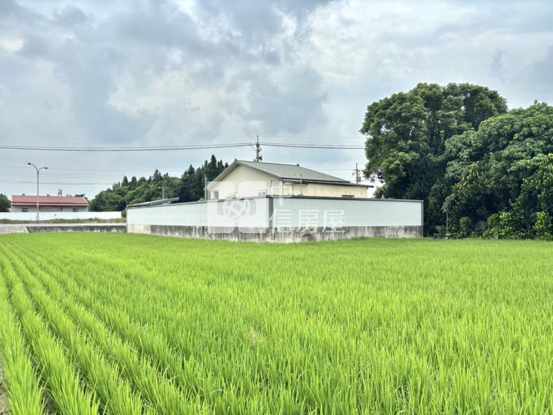 正中央路大面寬農地置產自用附資材室房屋室內格局與周邊環境