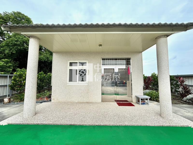 正中央路大面寬農地置產自用附資材室房屋室內格局與周邊環境