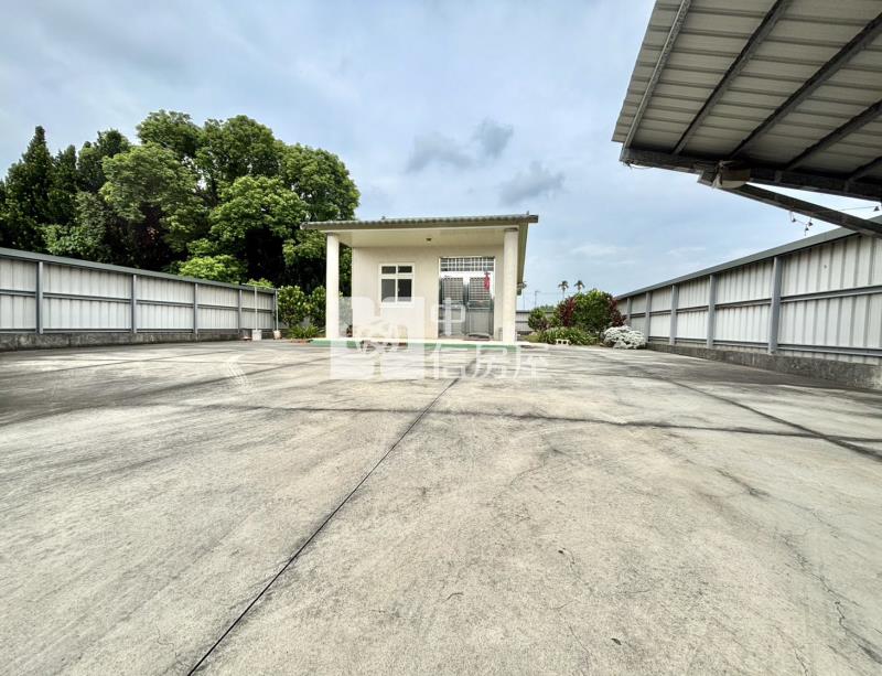 正中央路大面寬農地置產自用附資材室房屋室內格局與周邊環境