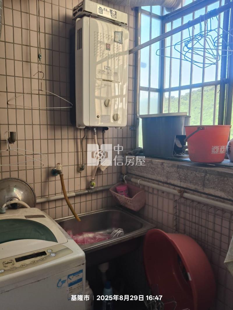 D007綠葉挑高三房車房屋室內格局與周邊環境