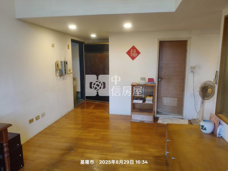 D007綠葉挑高三房車房屋室內格局與周邊環境