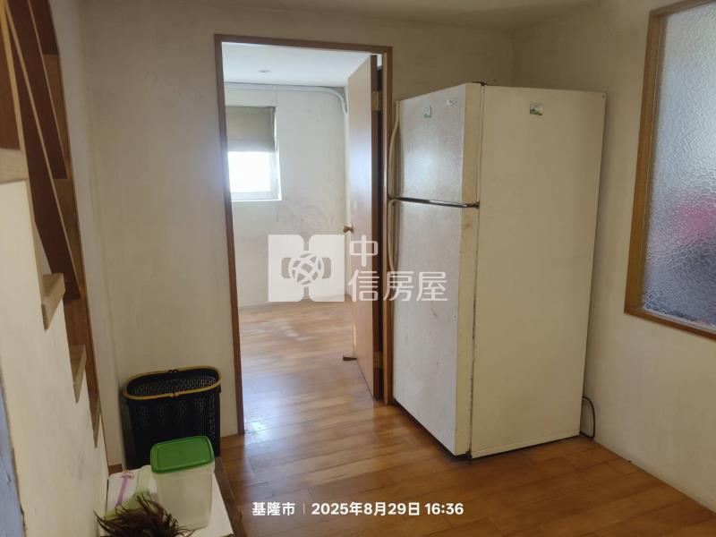 D007綠葉挑高三房車房屋室內格局與周邊環境