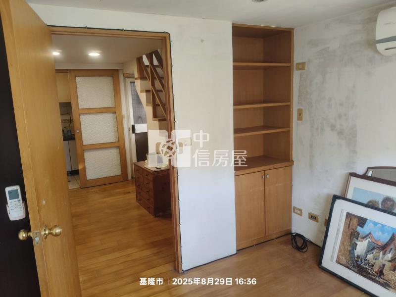 D007綠葉挑高三房車房屋室內格局與周邊環境