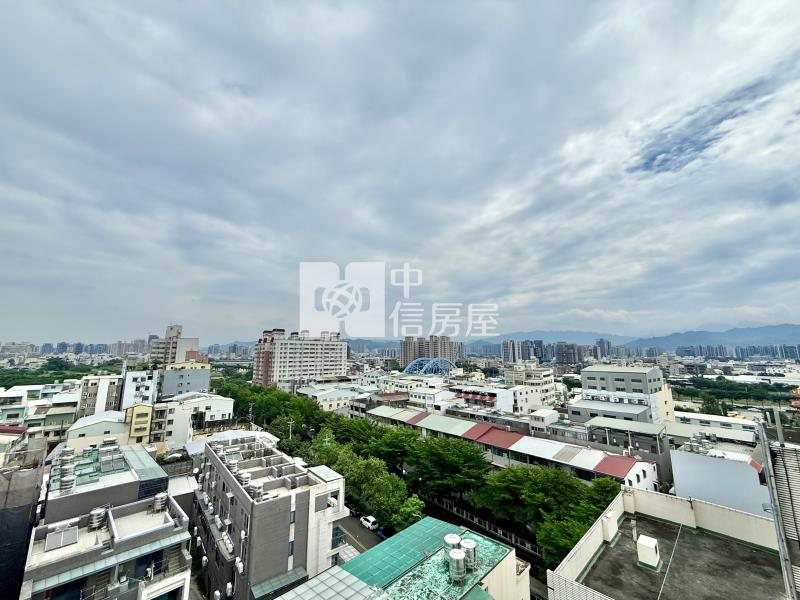 雙火車站圓滿公園河畔旁｜無限視野室內30坪次頂樓大三房房屋室內格局與周邊環境