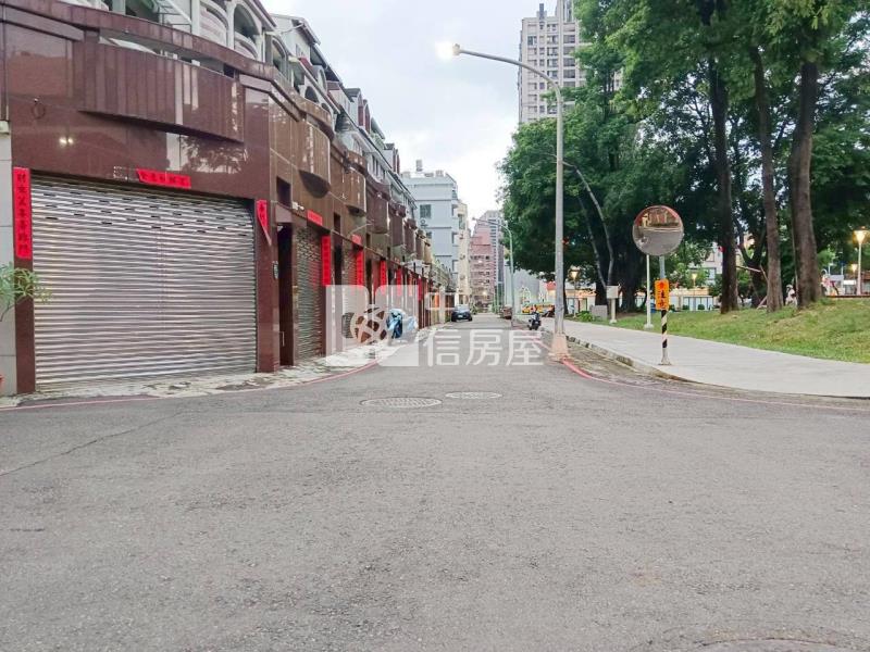 左營高鐵稀有建地房屋室內格局與周邊環境