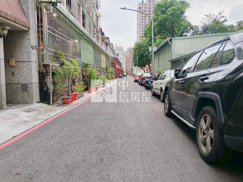 左營高鐵稀有建地房屋室內格局與周邊環境