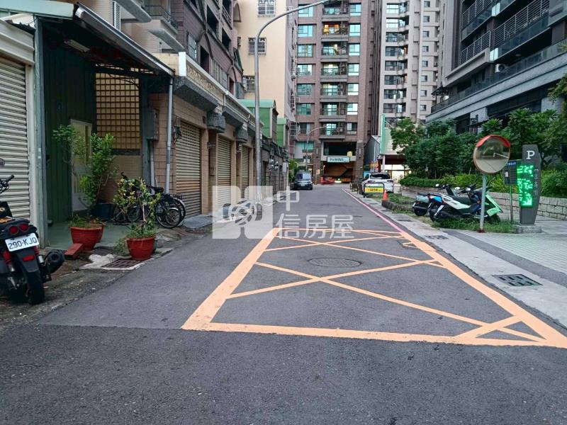 左營高鐵稀有建地房屋室內格局與周邊環境