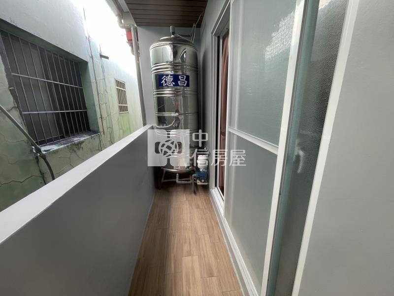大寮商圈翻新活巷車庫透天房屋室內格局與周邊環境