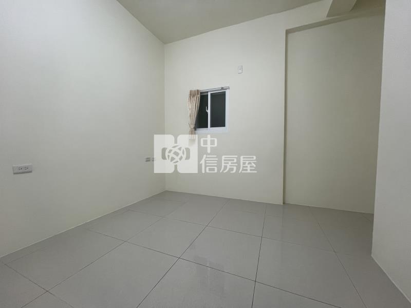 大寮商圈翻新活巷車庫透天房屋室內格局與周邊環境