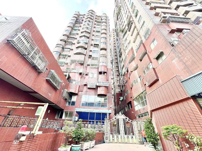 潭子新中元年3+1房車位房屋室內格局與周邊環境
