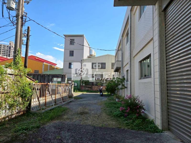 玉山街RC鋼構挑高廠房房屋室內格局與周邊環境