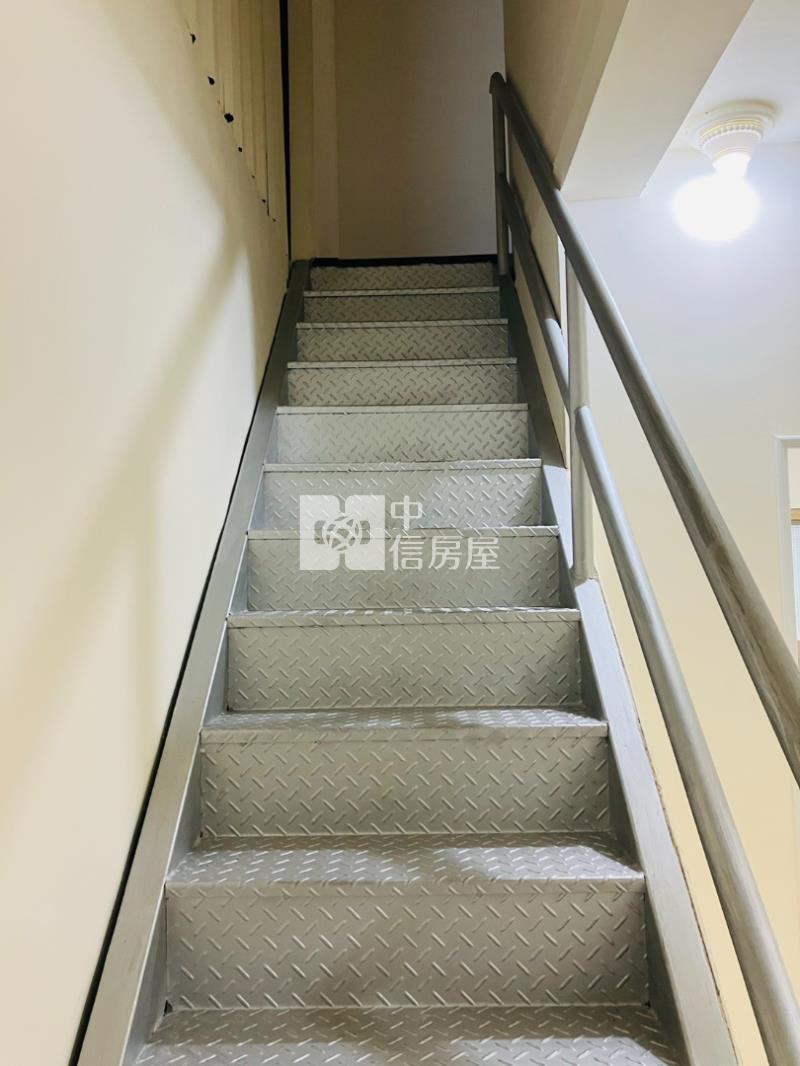 專委~山仔頂家樂福精美透天房屋室內格局與周邊環境