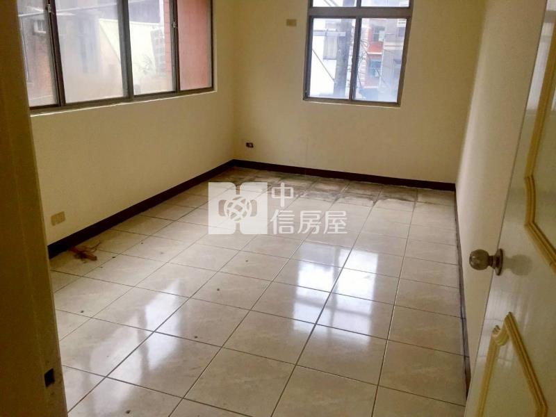 ●南榮路投資三樓房屋室內格局與周邊環境