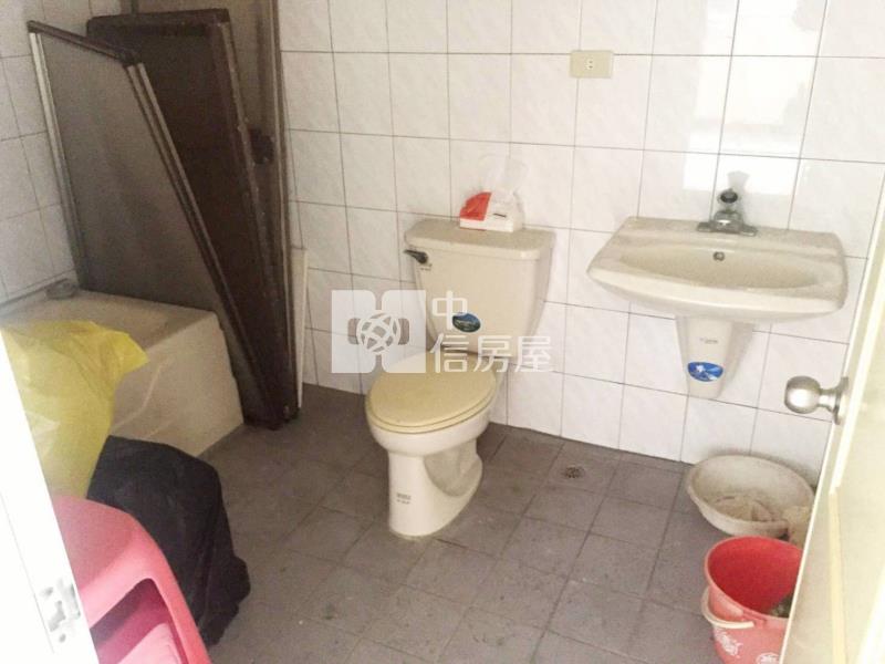 ●南榮路投資三樓房屋室內格局與周邊環境