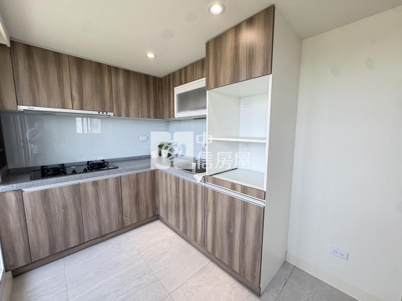 新營核心稀有三房｜四陽台大視野宅房屋室內格局與周邊環境