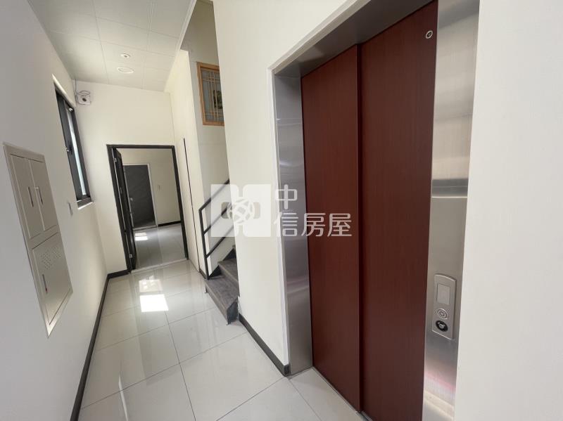 教育大學輕屋齡11間電梯收租透套房屋室內格局與周邊環境