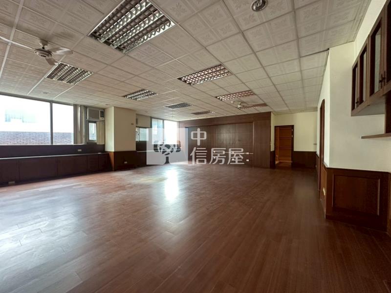可廠登(乙工)正省道"寶祥縣寶"廠房+車位出售 / 近武陵愛買房屋室內格局與周邊環境