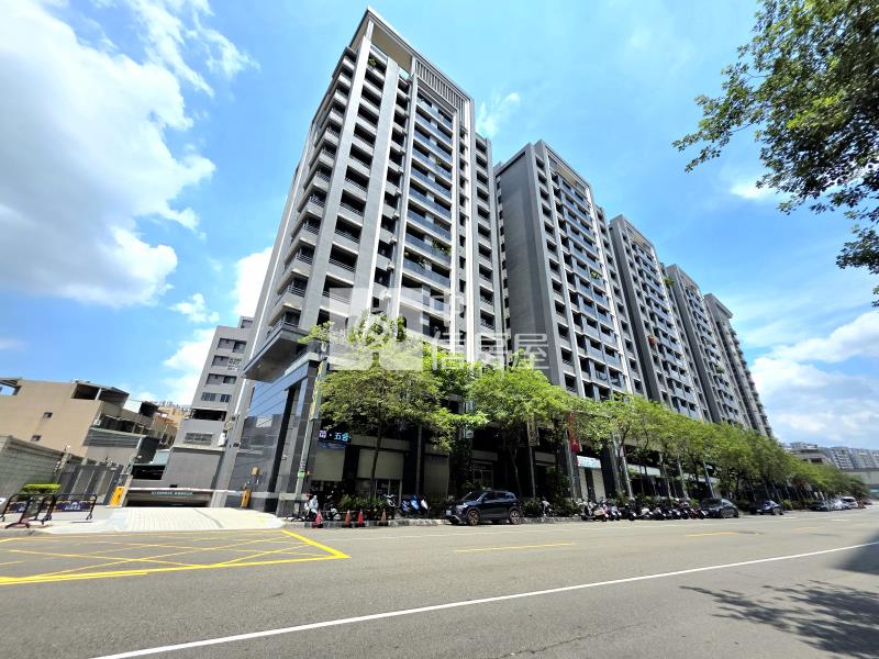 中國醫裕國豐展中高樓層四房平車房屋室內格局與周邊環境