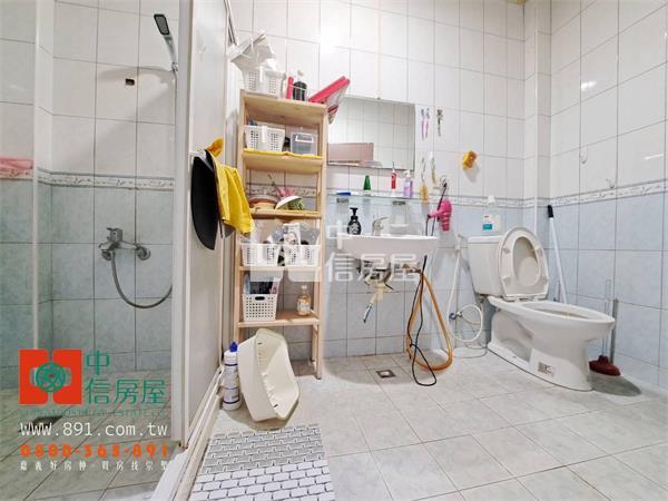 民生南路車庫透天房屋室內格局與周邊環境