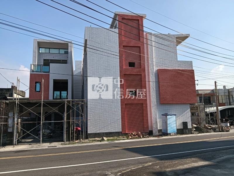 土庫全新車庫別墅房屋室內格局與周邊環境
