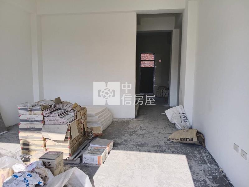 土庫全新車庫別墅房屋室內格局與周邊環境