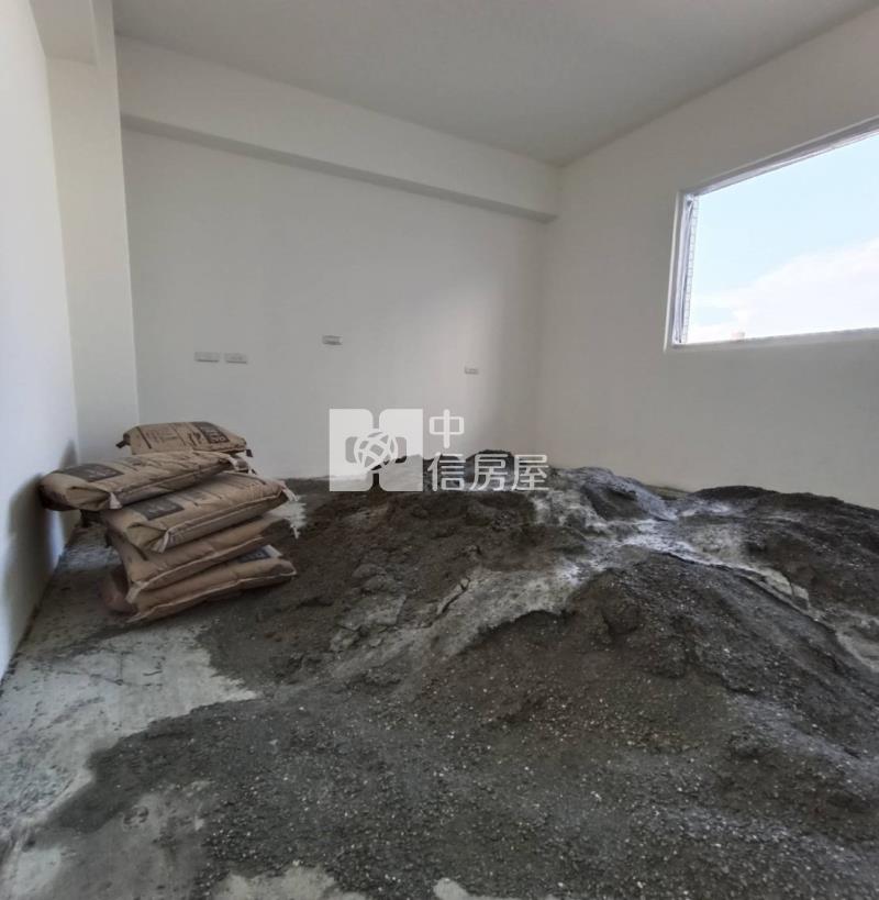 土庫全新車庫別墅房屋室內格局與周邊環境